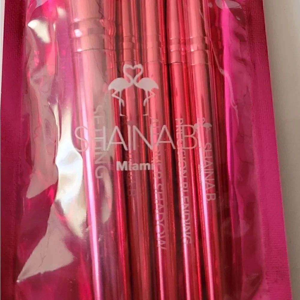 Shaina B. FAB Brush Set - Picture 3 of 5